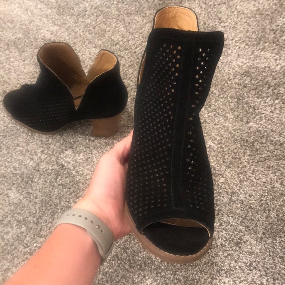 COPY - Lucky Brand Heels - Picture 6 of 8